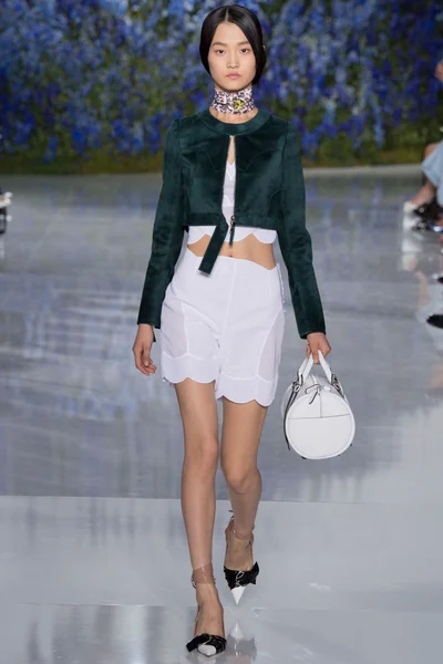 Look 33